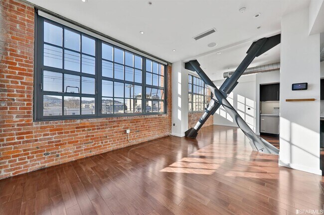 Building Photo - 2101 Bryant St