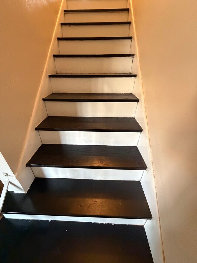 Stairs - 1234 Cliffside St