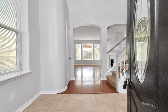 Building Photo - 15711 Rosewood Hill Ct