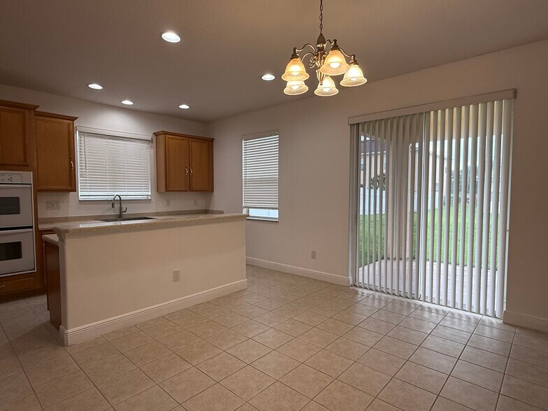 Building Photo - 502 First Cape Coral Dr
