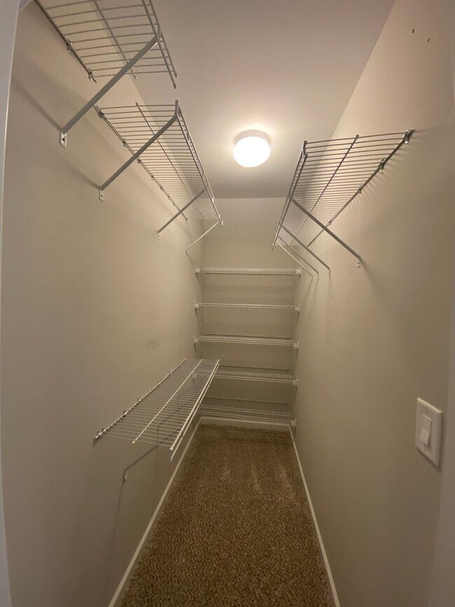 Building Photo - Amazing Murfreesboro Location / Fenced in Yard / Back Patio / Tons of Storage / Upstairs Bonus Ro...