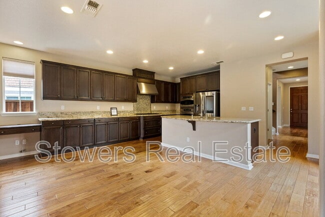 Building Photo - 2512 Piccadilly Cir
