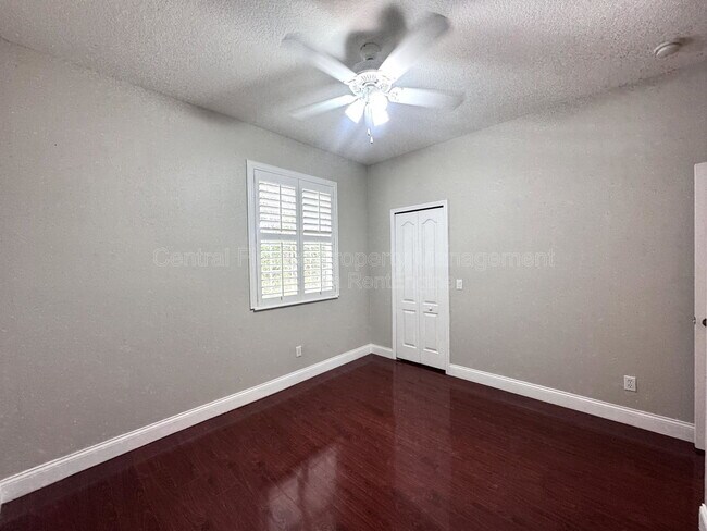 Building Photo - 3411 Wilshire Way Rd