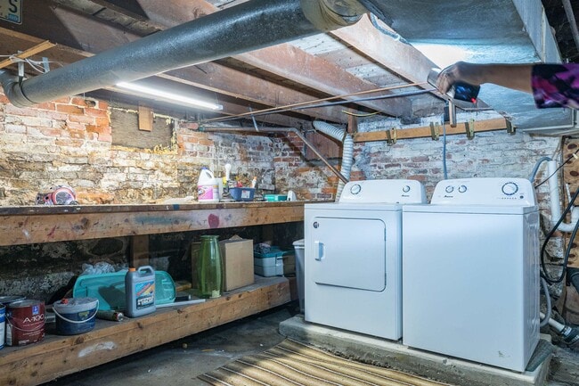 Building Photo - 21 Folsom St