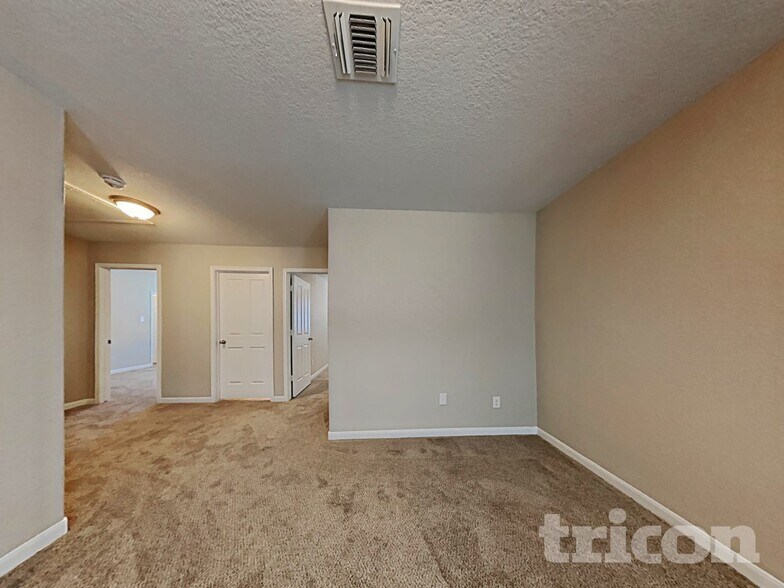 Building Photo - 1819 Mobeetie Tr