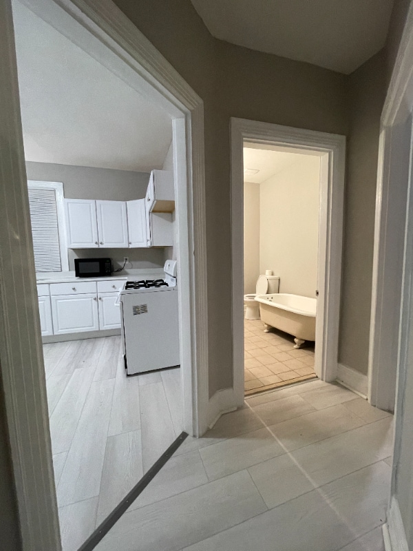 Building Photo - 170 Woolper Ave