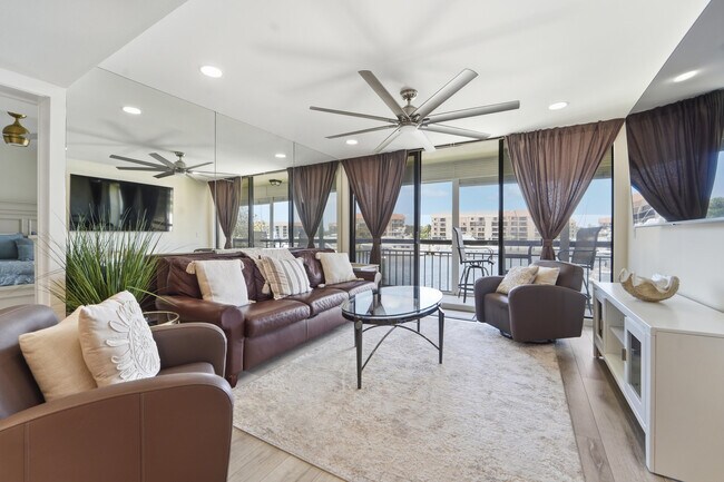 Building Photo - 2501 Marina Isle Way