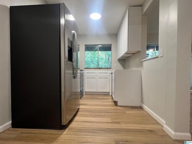 Building Photo - 3101 Lorna Rd