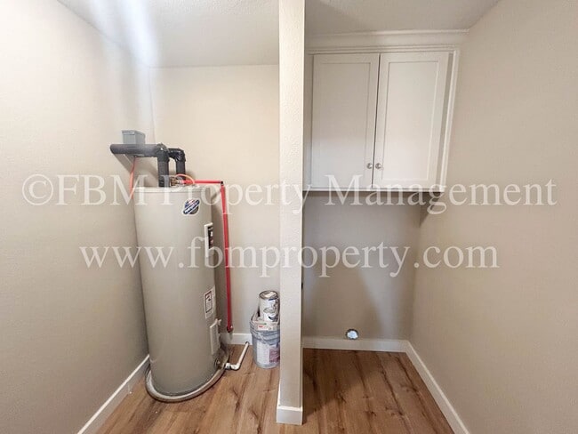 Building Photo - 808 Loy Ln
