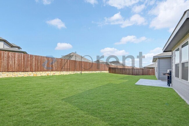 Building Photo - 2650 Streamside Dr