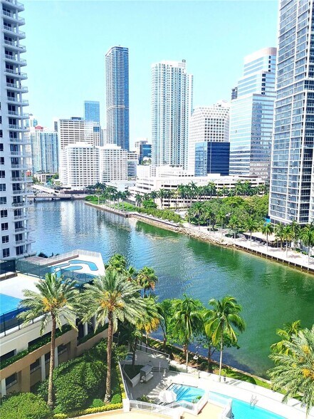Primary Photo - 901 Brickell Key Blvd