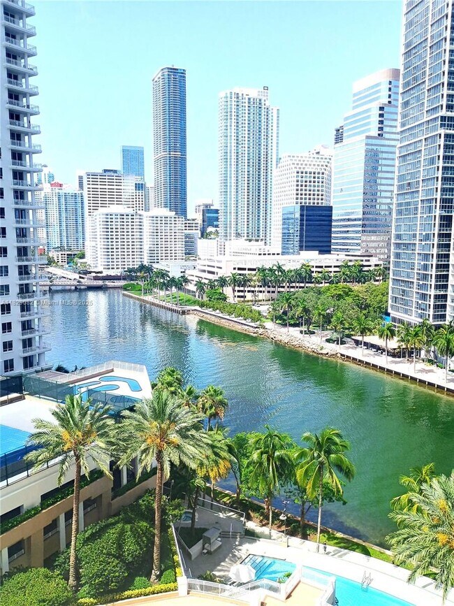 Building Photo - 901 Brickell Key Blvd