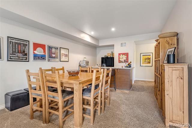 Building Photo - 358 Cliff View Dr