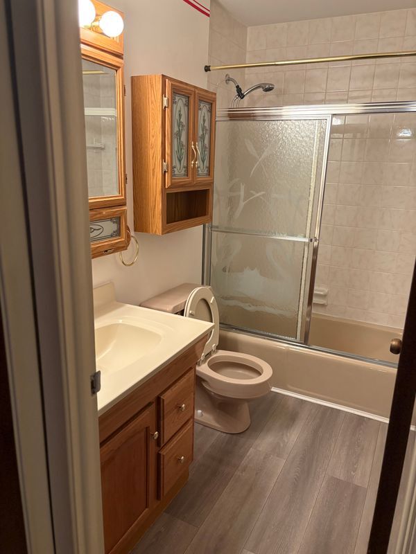 Building Photo - 1274 E Main St