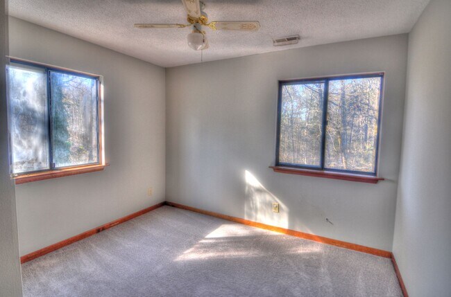 Building Photo - 1819 Ivey Rd