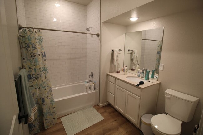 Building Photo - Great Condo in Fort Collins