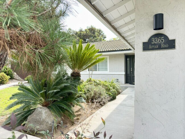 Building Photo - Charming Single Level in Carlsbad!