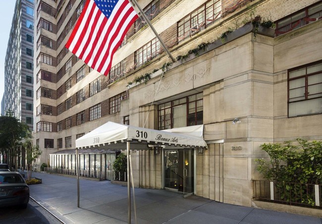 Building Photo - 307 East 44th Street