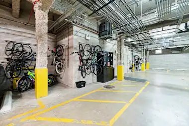 Building Photo - 1054 W Monroe St