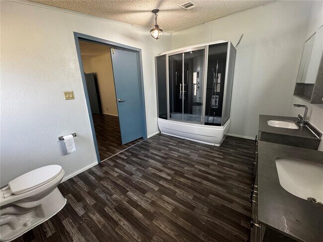 Building Photo - 1827 Leesburg Blvd