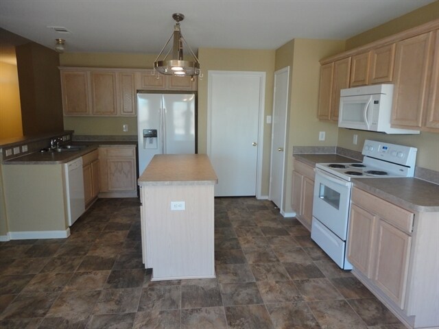 Building Photo - 512 Timber Dr