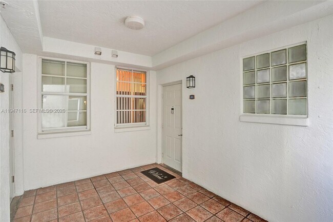 Building Photo - 3155 NE 184th St