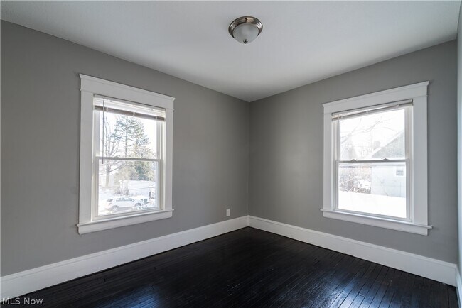 Building Photo - 2970 Edgehill Rd