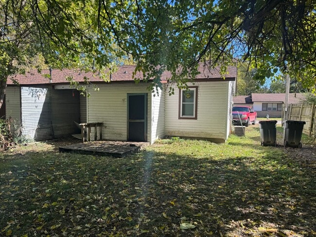 Building Photo - 606-608 Sherman St