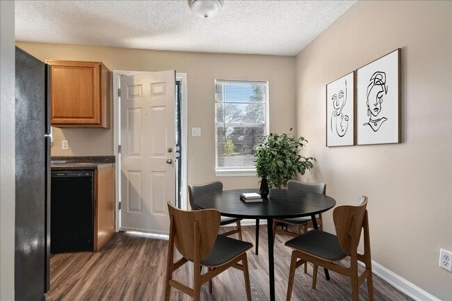 Building Photo - Shelby Pointe Townhomes