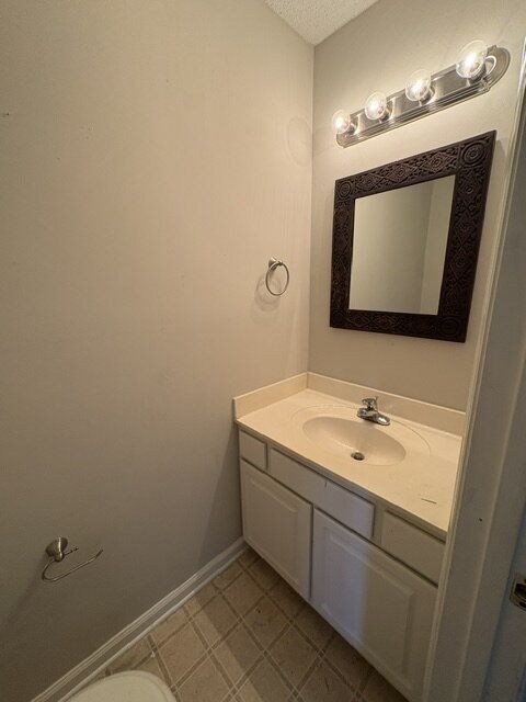 Building Photo - 2502 Bluff View Ct