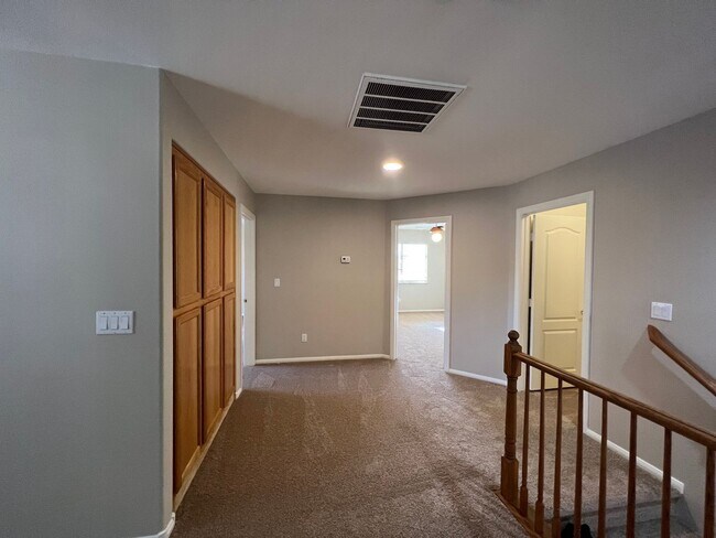 Building Photo - 4 Bedroom with Bedroom Downstairs, Pool, O...