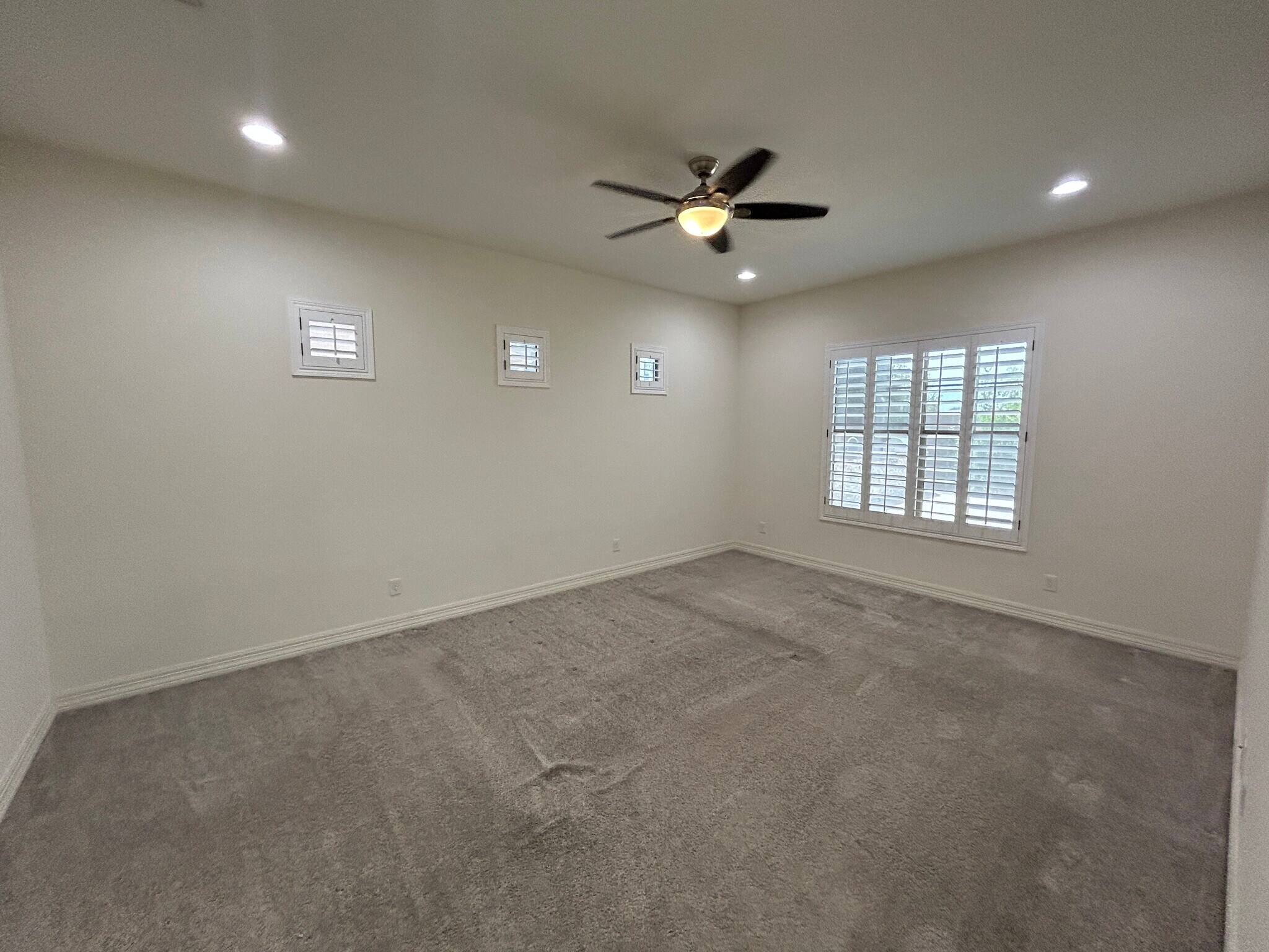 Building Photo - 1811 E Aster Pl