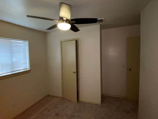 Building Photo - 4 Bedroom For Rent! $500 off the First month if you apply NOW!
