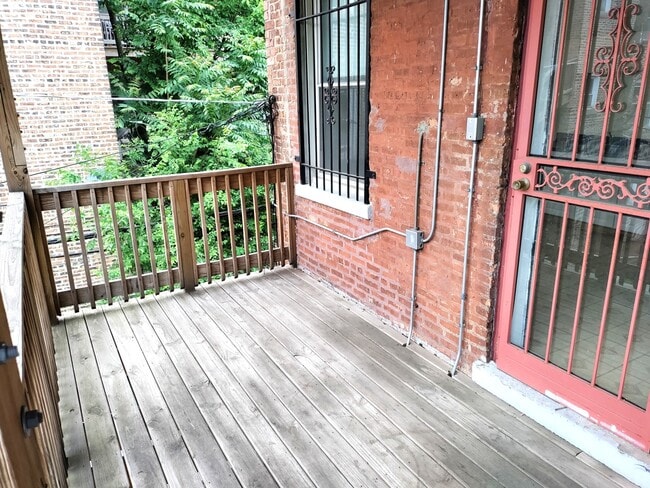 Building Photo - 5514 S Union Ave