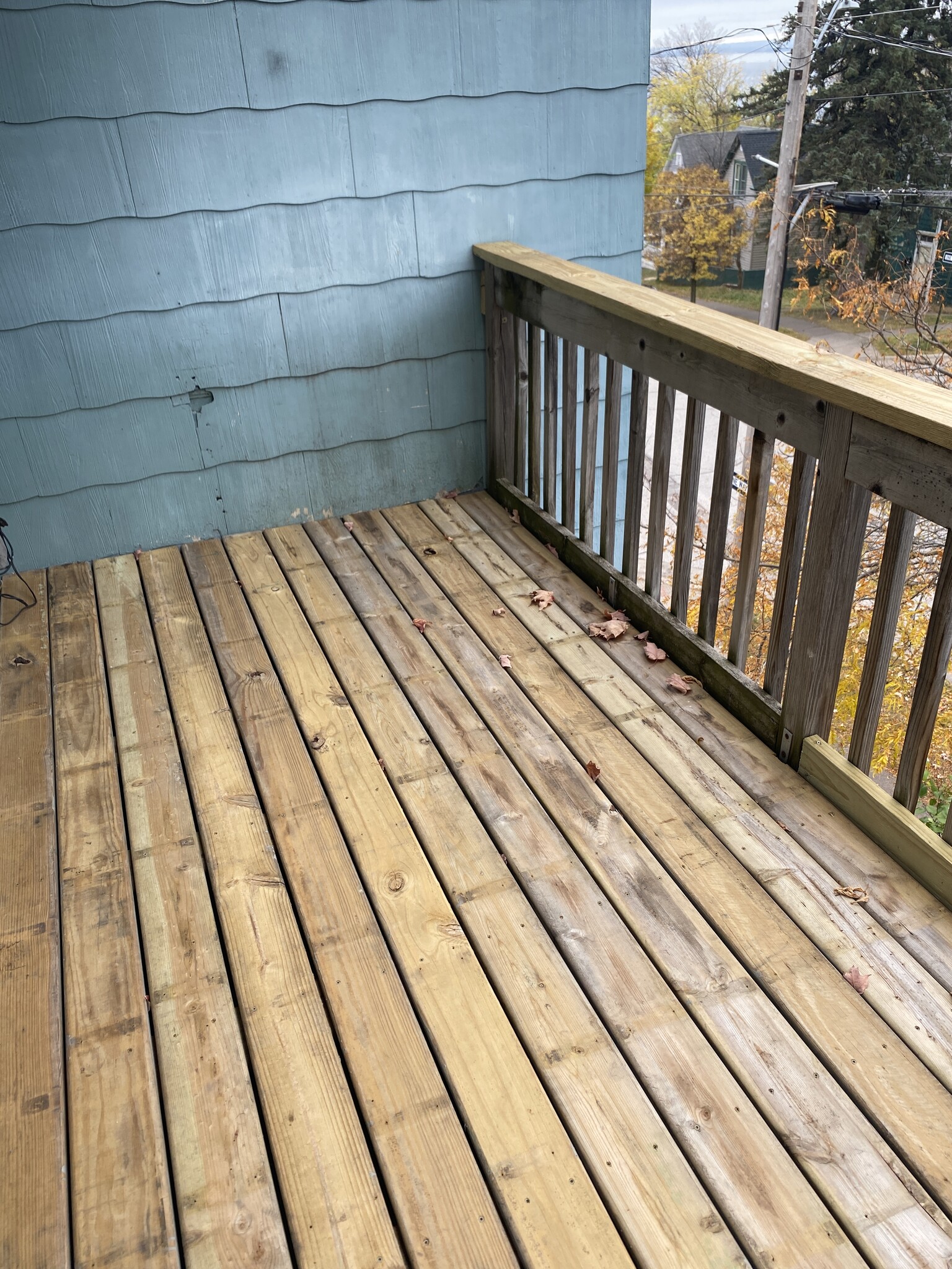 Building Photo - 16 S 19th Ave E