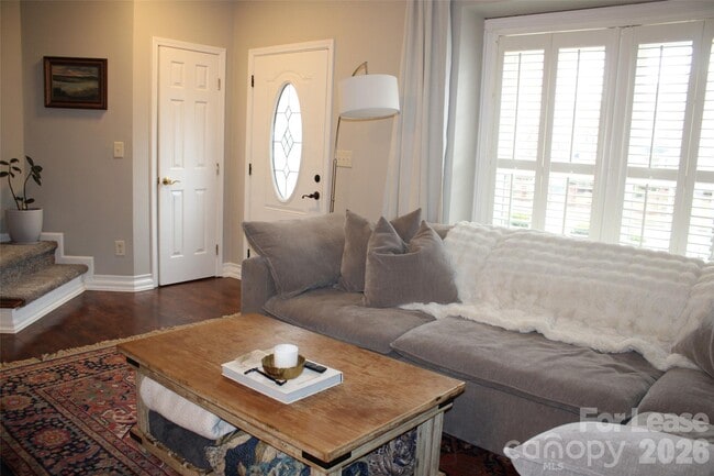 Building Photo - 17726 Delmas Dr