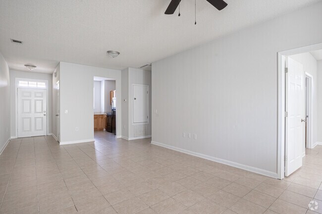 2BR, 2BA - 1000SF - Living Room - College Street Station Apartments