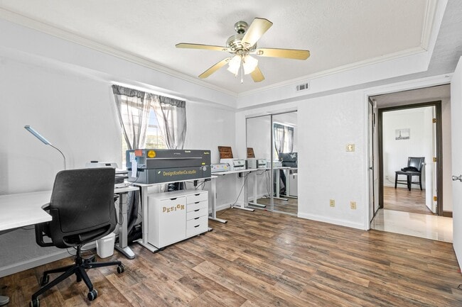 Building Photo - 20 Clearview