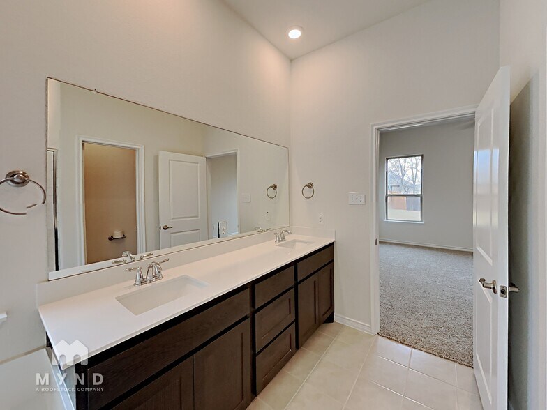 Building Photo - 1239 Brooklyn Dr