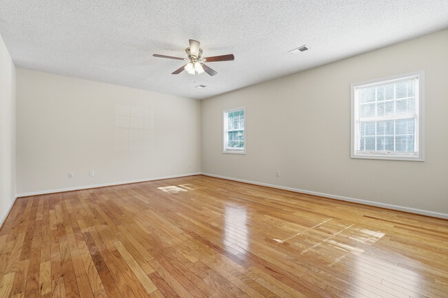 Building Photo - 3007 Clove Tree Ln