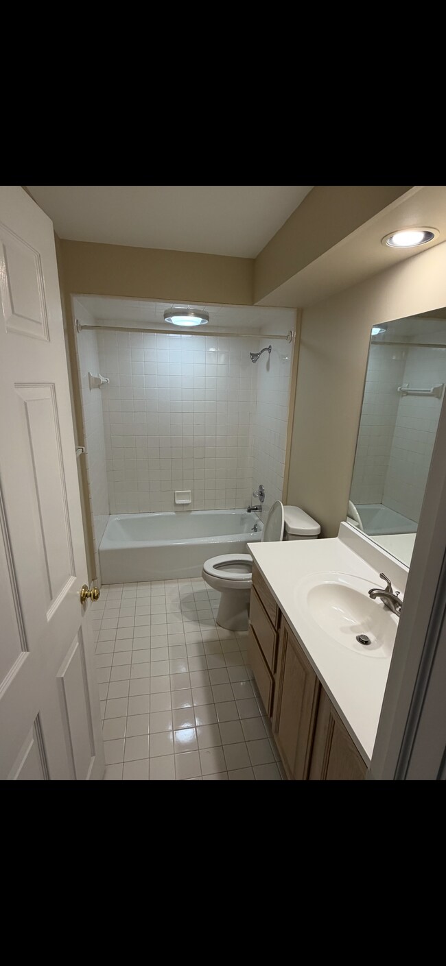 Building Photo - 889 Neff Rd