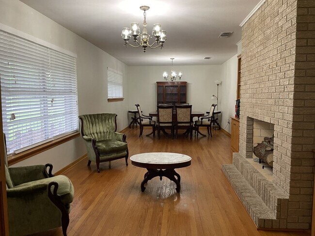 Building Photo - Home for RENT in North Baton Rouge