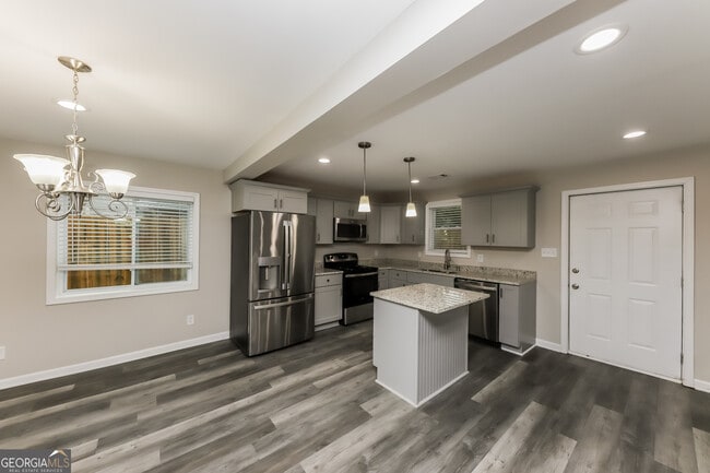 Building Photo - 3539 Meadowview Dr