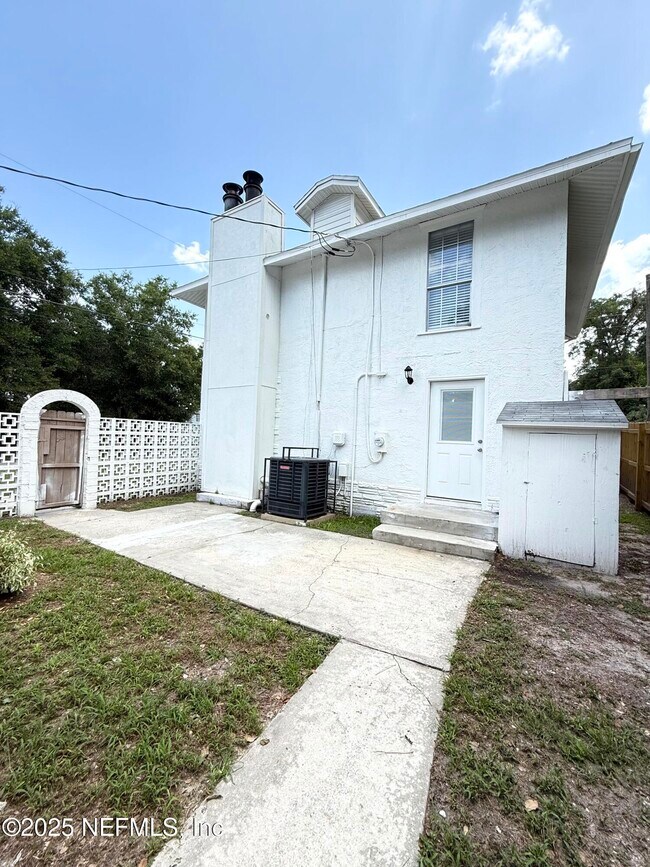 Building Photo - 5336 Cruz Rd