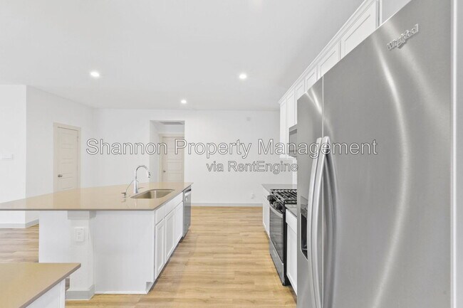 Building Photo - 7915 Murciana Dr