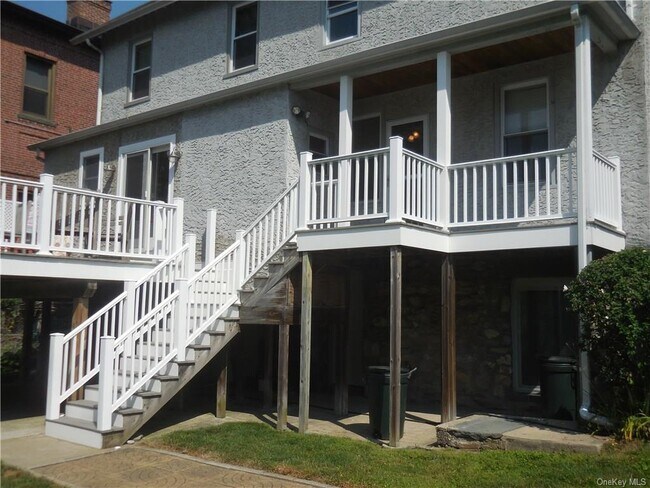 Building Photo - 458 Westchester Ave