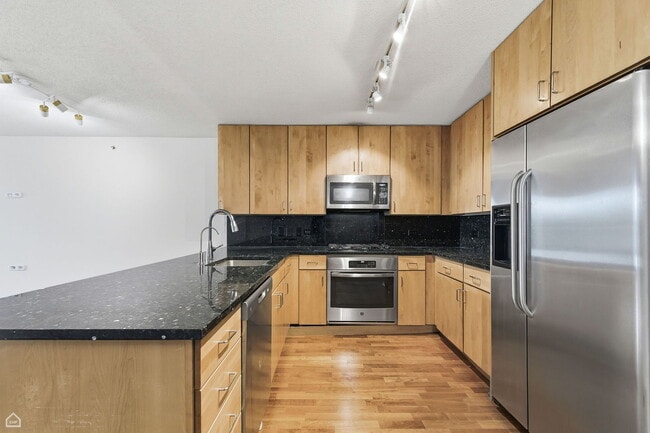 Building Photo - 9725 Woods Dr