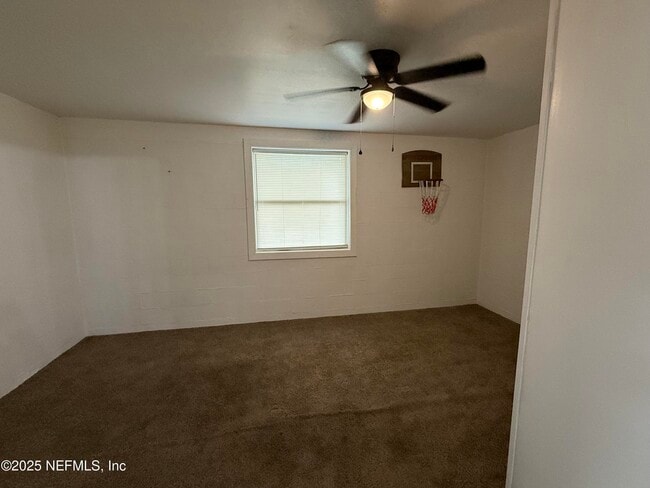 Building Photo - 1015 Busac Ave