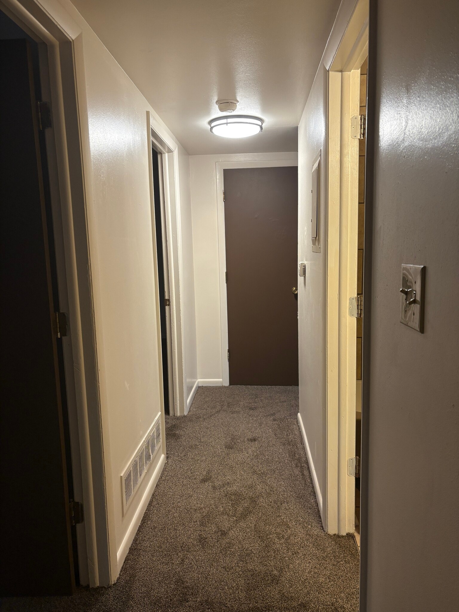 Hallway - 42 Vinway Ct