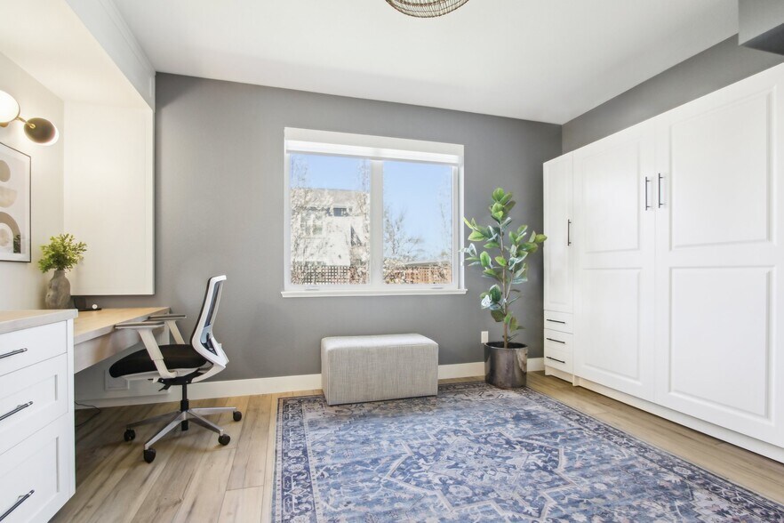 Building Photo - 267 Clementina St